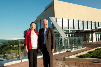 Prof. Roger King and Prof. Winnie Peng of the Center