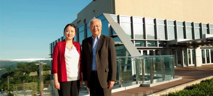 Prof. Roger King and Prof. Winnie Peng of the Center